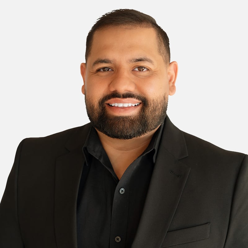 Gilberto_Torres-Headshot